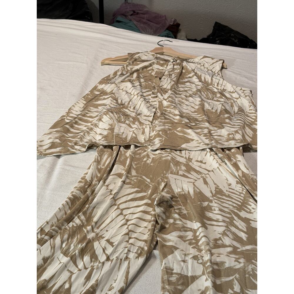 Chico's Palm Pattern Jumpsuit Wide-Leg Sleeveless Feather Tan Size 2 - Picture 14 of 14